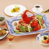 【虹（にじ）】伊勢海老餡かけ・サラダ・甲羅揚など全9品 食後のデザートもご用意いたします｜宴会 ランチ