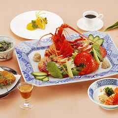 【虹（にじ）】伊勢海老餡かけ・サラダ・甲羅揚など全9品 食後のデザートもご用意いたします｜宴会 ランチ