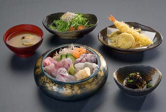 小田原直送の鮮魚 Japanese Dining 与八 ランチメニュー ぐるなび