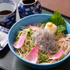 生しらすそば