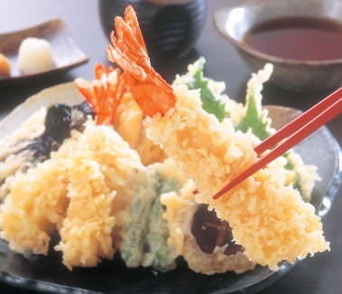 カラッと揚がってサクッと美味い味自慢の天ぷらは看板メニュー！
