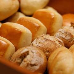 ブッフェはオードブル・サラダ・スープ・デザート等が楽しめる♪