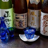 沼津や清水、焼津など、駿河湾を囲むように取り揃えた静岡の地酒が特に人気