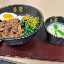 人気の台湾魯肉飯（ルーローハン）