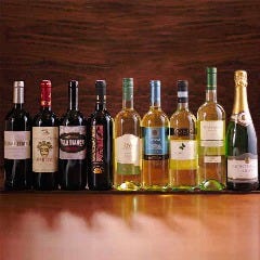 銀座ワイン食堂 パパミラノ サピアタワー店_本格的なボトルワインも品揃え充実。お好みに合わせてワイン選びをお手伝いします。
