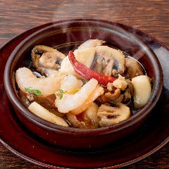 銀座ワイン食堂 パパミラノ サピアタワー店_海老とマッシュルーム、エリンギ茸のアヒージョ