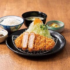 三元豚ロースかつ定食