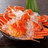 ずわい蟹など、旬のものを使った季節限定メニューも多数ご用意