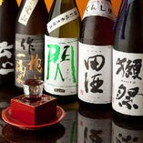 こだわりの銘柄をそろえた日本酒。季節によって仕入れ内容が変わります