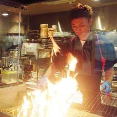 藁の香ばしい香りと鰹の素材の味を活かした名物の藁焼き塩たたき