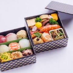 季節感たっぷりのお弁当から、皆さまで囲めるオードブルまで