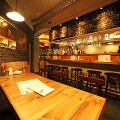 カウンターでちょい飲み☆ テーブルでパーティ♪