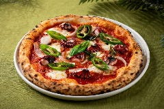 焼きたてピッツァや豪華イタリアンが大人気★