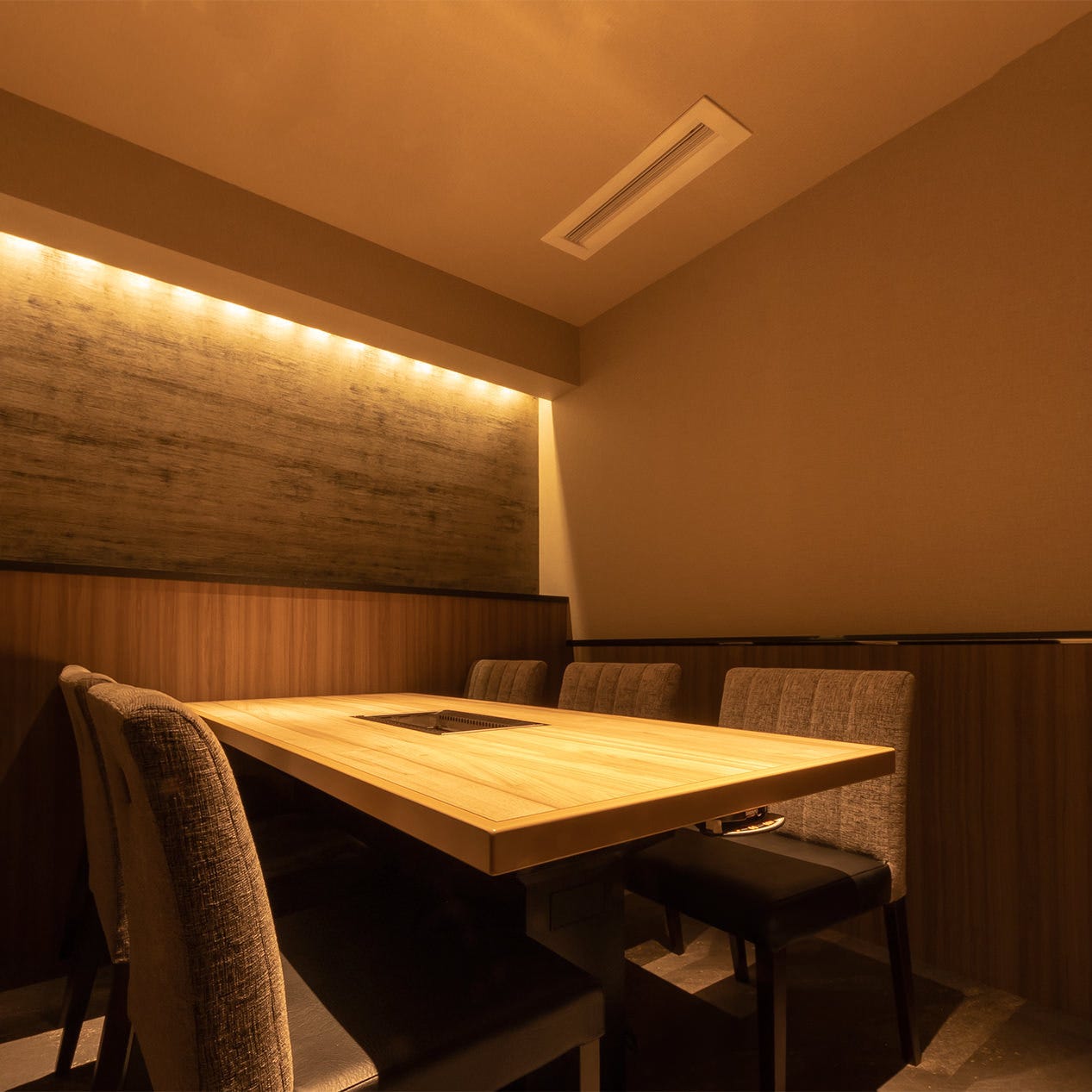 22年 最新グルメ 完全個室 プロジェクションマッピング 焼肉黒木 新宿東口店 新宿 レストラン カフェ 居酒屋のネット予約 東京版