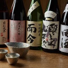 全国から厳選して取り寄せた日本酒をご用意。