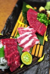 生産者より直送入荷！！ 本場熊本産・「馬刺し盛り合わせ」