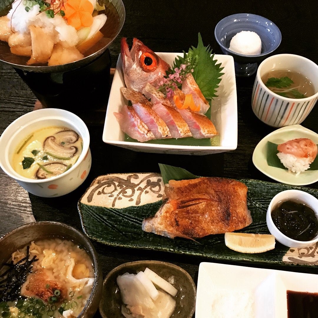寿司　刺身　炭火焼…　色んな食べ方が出来るのどぐろフルコース