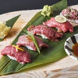 肉寿司は贅沢の極み。
「炙り和牛の握り五貫盛り」