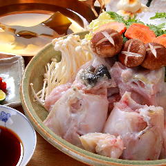 すし処 錦_【活とらふぐコース】
こちらのコースもお薦めです。3年ものにこだわった"1.5kg～1.8kg"程の活とらふぐを使用。旨みが凝縮した大きな身は絶品。また、鍋に欠かせないポン酢は『自家製ポン酢』をご用意。果汁（柚子・だいだい・すだち）100％のオリジナルポン酢で、ふぐとの相性抜群です。
