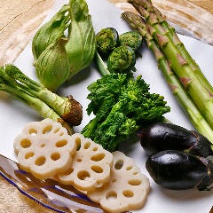 すし処 錦_厳選したお野菜も料理に華を添えます。
