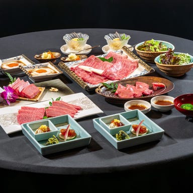 焼肉 仁(ジン)_日式焼肉 スタンダードコース タン・特選ロースの焼きすきやき・特上など全11品 8800円(税込み)