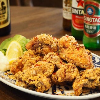 かこいめし酒場 くじら 本店 メニュー 名物 鶏の唐揚げ ぐるなび