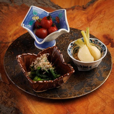 炉端と原始焼きと地酒に合う創作の肴 「炉端 炎-en-」 横浜店_万菜3彩盛り