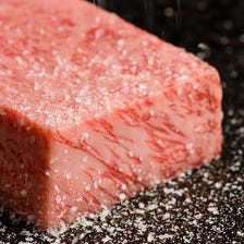 A５黒毛和牛霜降肉と赤身肉のステーキコース