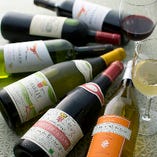 赤、白、スパークリングなどワインの種類も豊富に取り扱い