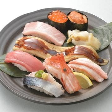 鮮度のこだわった旬ネタや人気のお寿司の盛合せです。