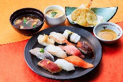 海座自慢のお寿司をメインに天ぷら、季節の茶碗蒸しと汁物