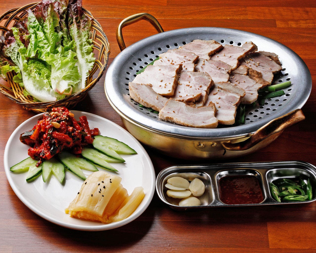 ボリューム満点の韓国料理
