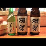 店主おすすめの各種日本酒もございます。