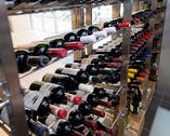 常時200本以上のワインセラー完備