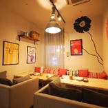 ゆったりとお楽しみいただけるソファ席