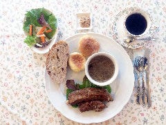 ハウス カフェ デスポルパード