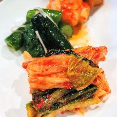 【人気】キムチ3種盛り・お土産にもおすすめです。