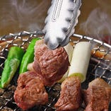 新鮮で上質な鴨肉の炭火焼は、備長炭を使用。遠赤外線効果により、外はパリッと中はジューシー。