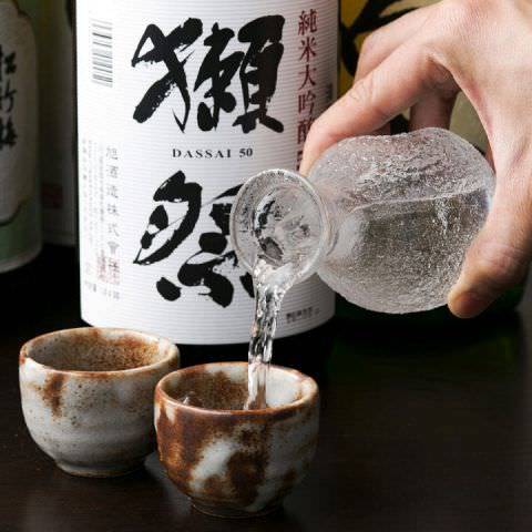 完全個室 地鶏焼き鳥と築地海鮮 創作居酒屋 よりみち 新橋店_獺祭の良さも際立つ料理の数々はどれも手作り出来立てを提供