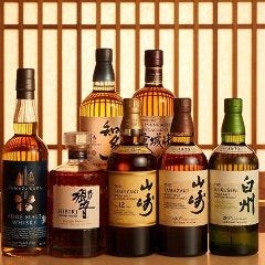完全個室 地鶏焼き鳥と築地海鮮 創作居酒屋 よりみち 新橋店_【プレミアム飲み放題】
30種類以上かつ酒蔵より仕入れた銘酒の良品！スタンダードな飲み放題とは別に酒蔵より仕入れた希少かつ銘酒を追加いたしました。特製の創作メニューをゆっくりと味わって頂くため、お店には一緒に味わって欲しいお酒がズラリ。お客様の好みにあわせたお酒を提案させていただきます。
