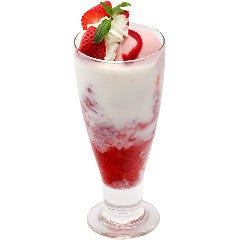 渋谷西村フルーツパーラー 町田店_ストロベリーみるくドリンク