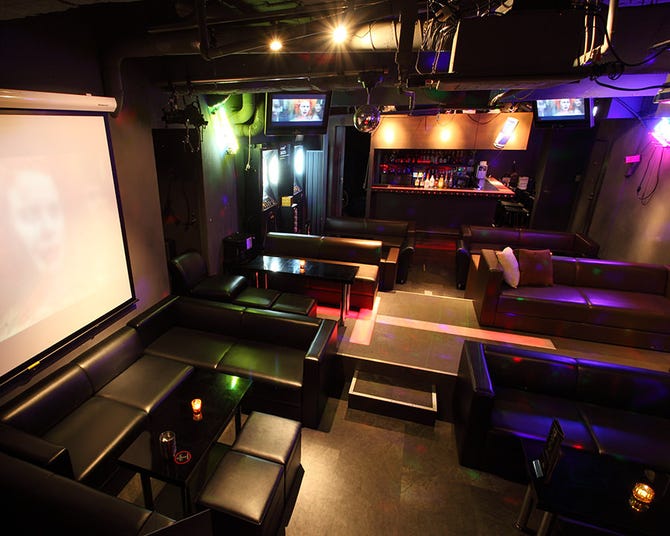 Bar Glamb バーグラム 新宿 宴会 カラオケ エンターテイメント ぐるなび