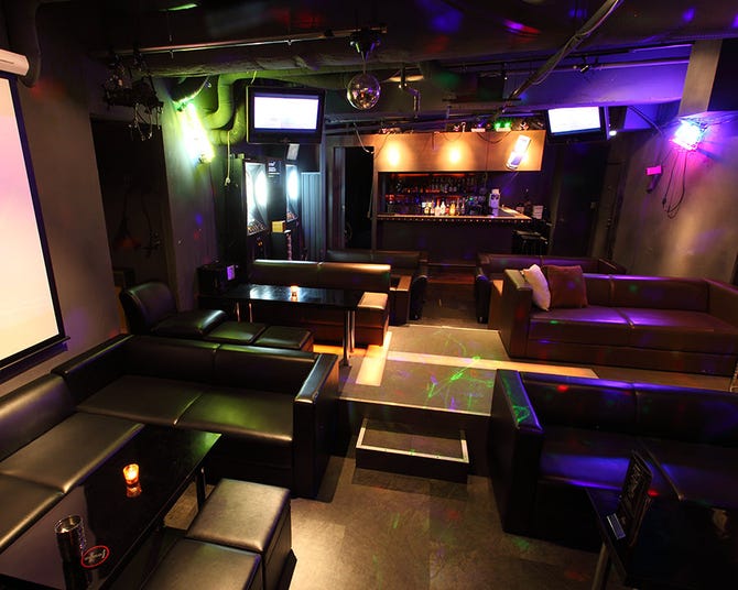Bar Glamb バーグラム 新宿 宴会 カラオケ エンターテイメント ぐるなび