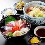 「天然物海鮮丼定食」自慢の鮮魚をお手頃に楽しめるランチが人気