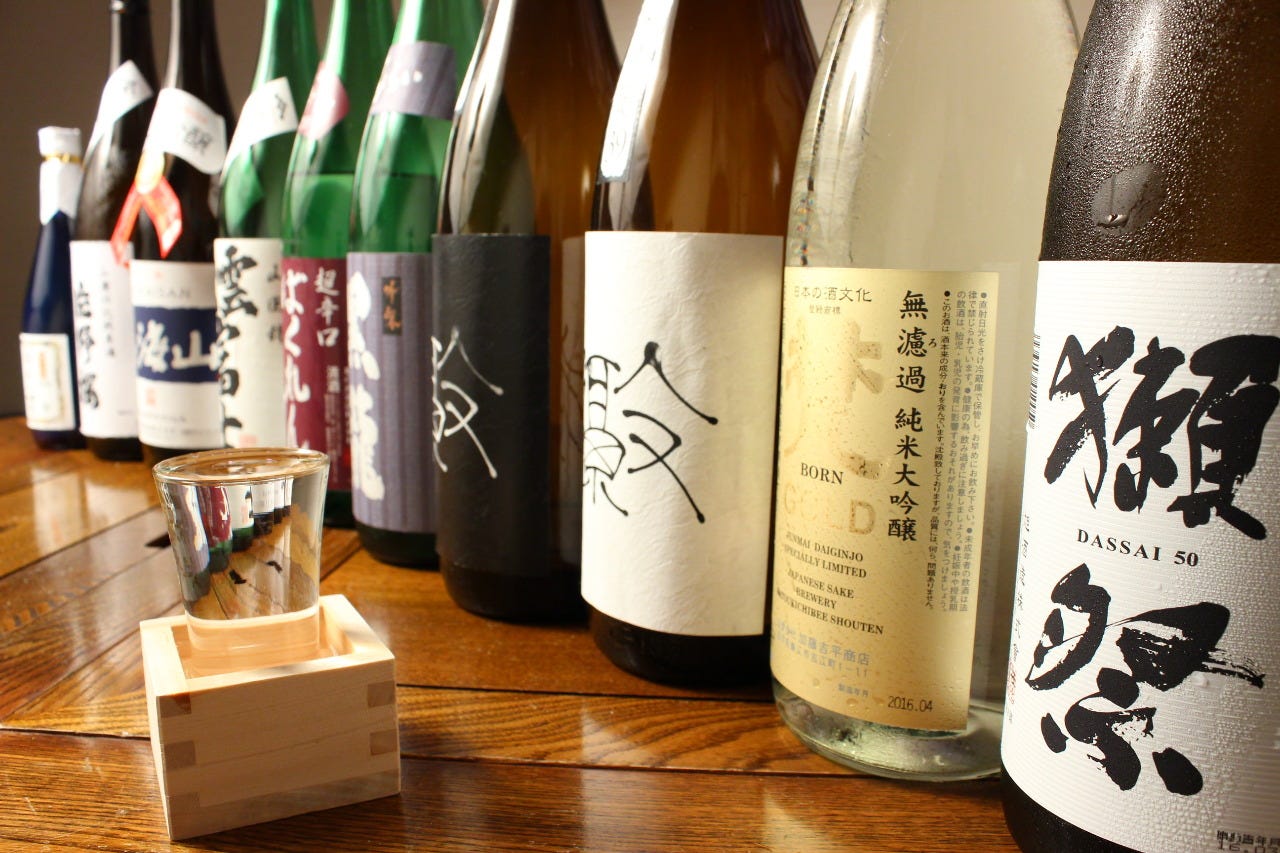 日本酒は常時10種類以上をご用意