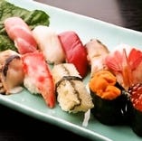 寿司と自慢の料理の数々を是非皆様でお楽しみ下さい。