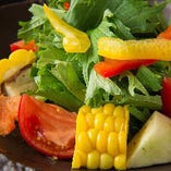 カリカリじゃこと有機野菜のサラダ