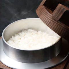 焼肉やジンギスカンのお供に釜炊きの銀シャリご飯をぜひ！