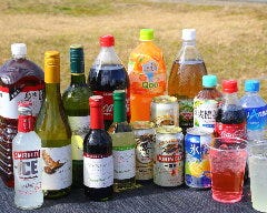 みんなでシェアできるボトルやペットボトルで販売しています