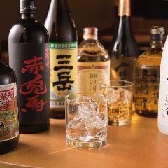 キンキンに冷えたビールやワイン、サワーなど各種取り揃えてます
